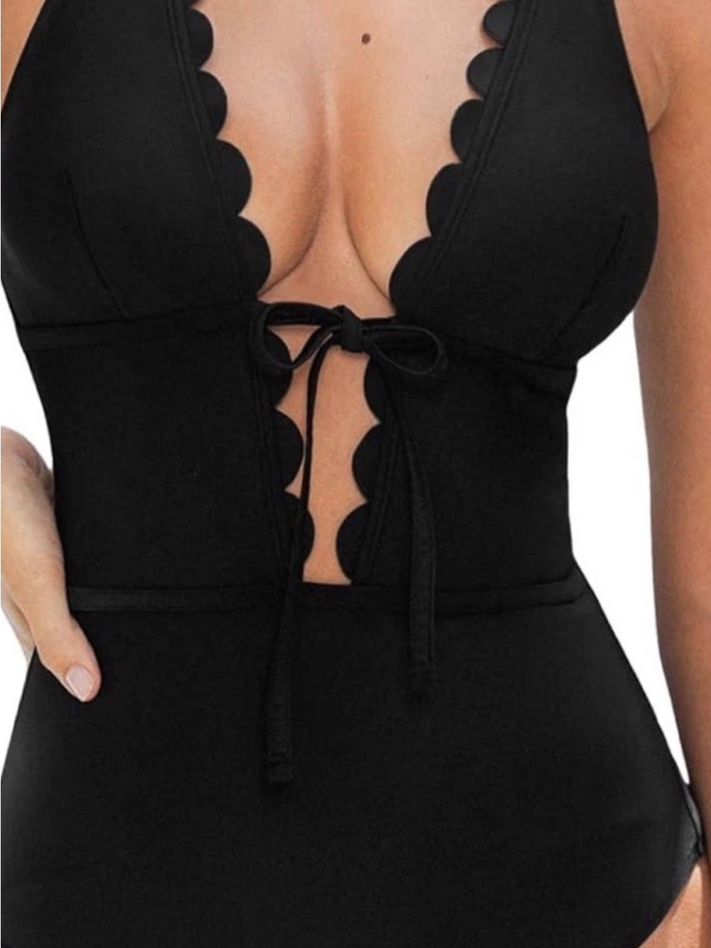 Cupshe Black Scallop-Trim One-Piece halter Swimsuit